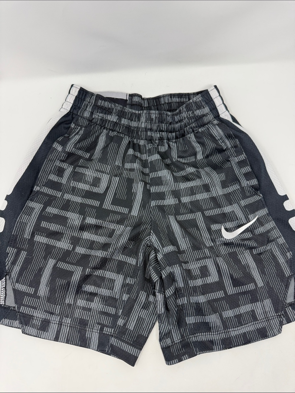 Boy’s Nike Black & Gray Graphic Kids Athletic Shorts size XS
